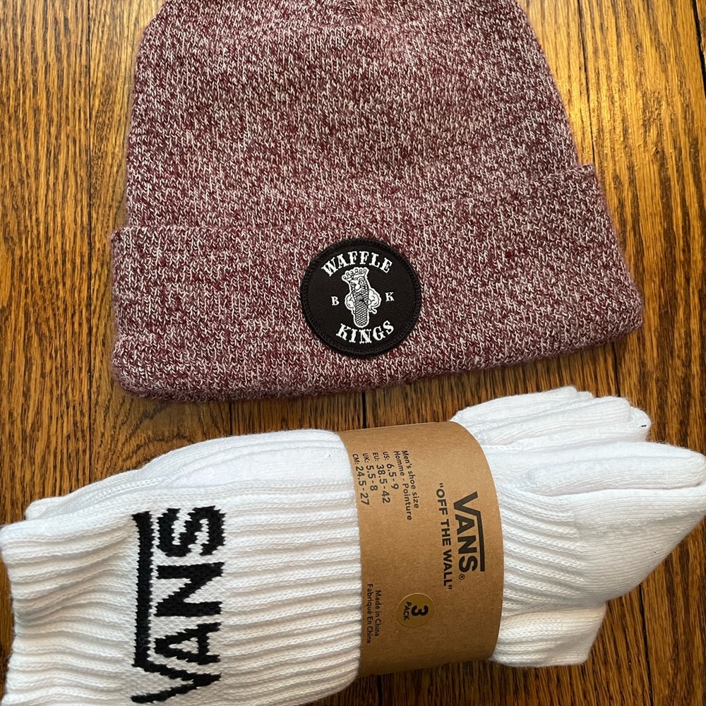 Vans bundle! Beanie and socks included